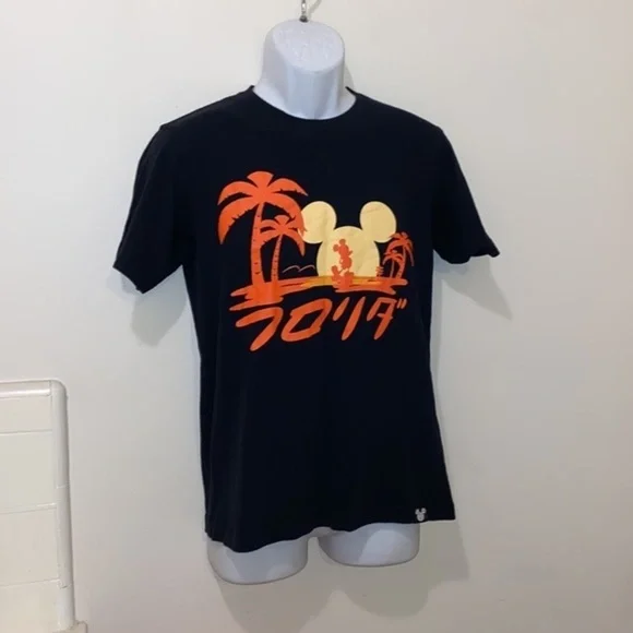 Unisex UNIQULO x Disney “Magic For All” Collaboration Mickey Tropical Sunset Tee - Picture 3 of 9